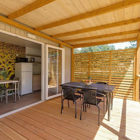 Adriamar Mobile Homes In Camping Park Умаг Екстериор снимка