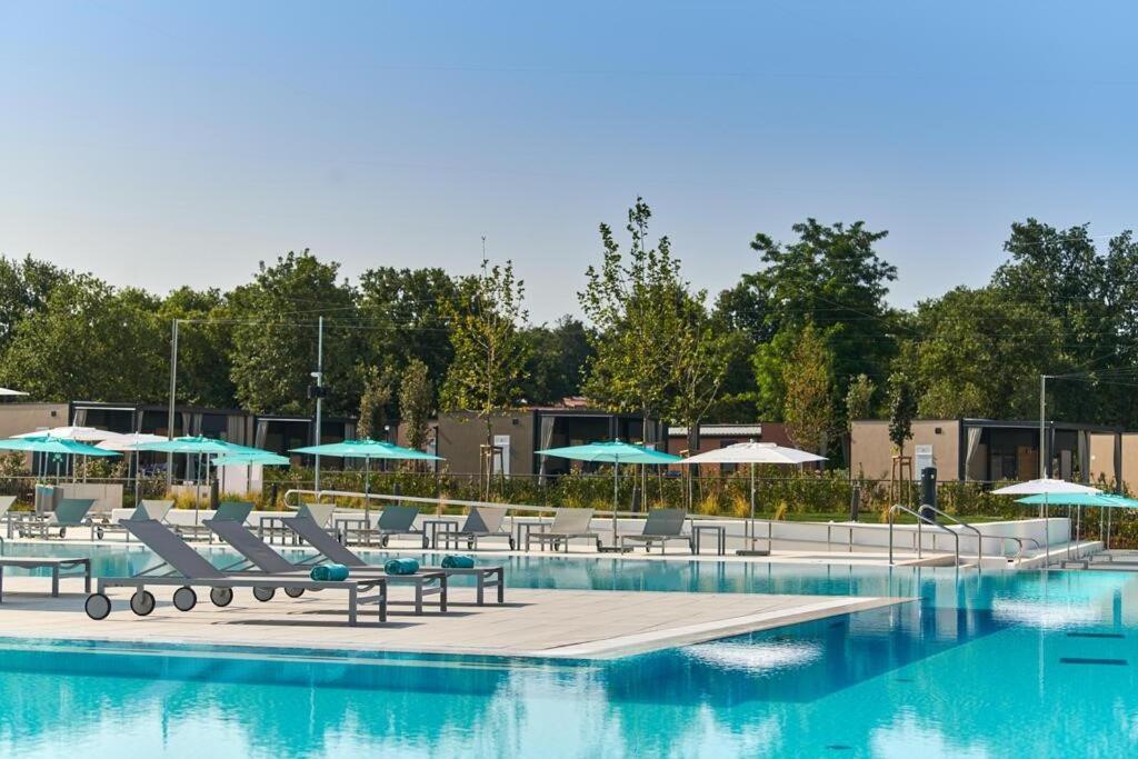 Adriamar Mobile Homes In Camping Park Умаг Екстериор снимка
