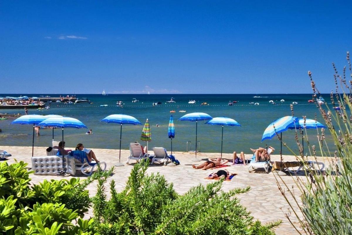 Adriamar Mobile Homes In Camping Park Умаг Екстериор снимка