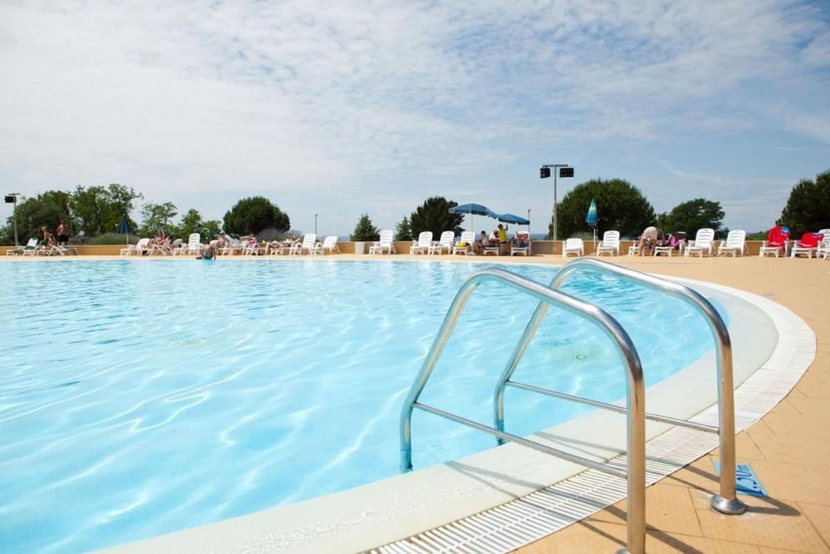Adriamar Mobile Homes In Camping Park Умаг Екстериор снимка