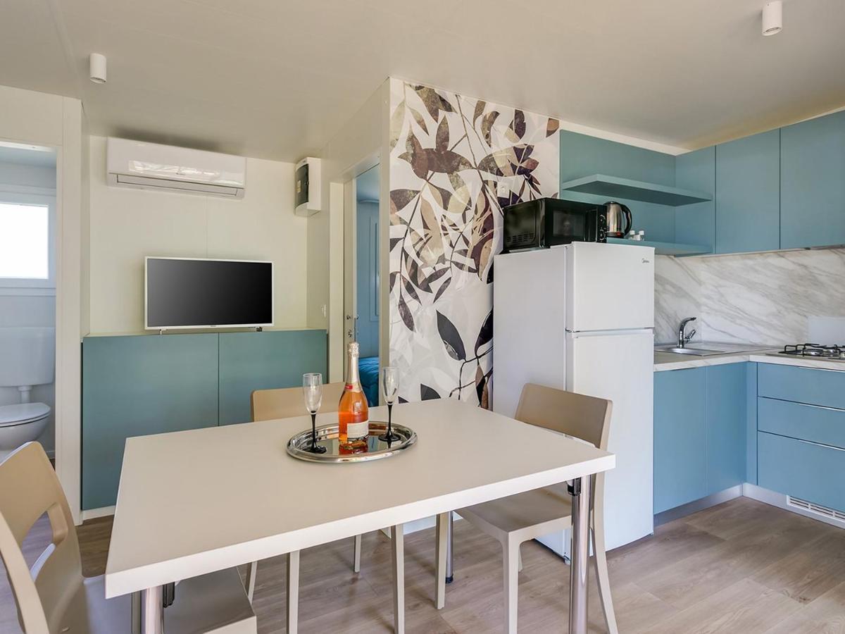 Adriamar Mobile Homes In Camping Park Умаг Екстериор снимка