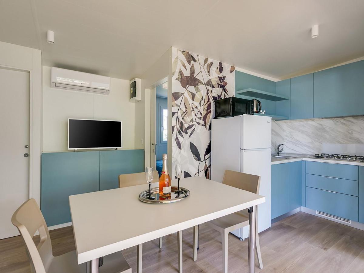 Adriamar Mobile Homes In Camping Park Умаг Екстериор снимка