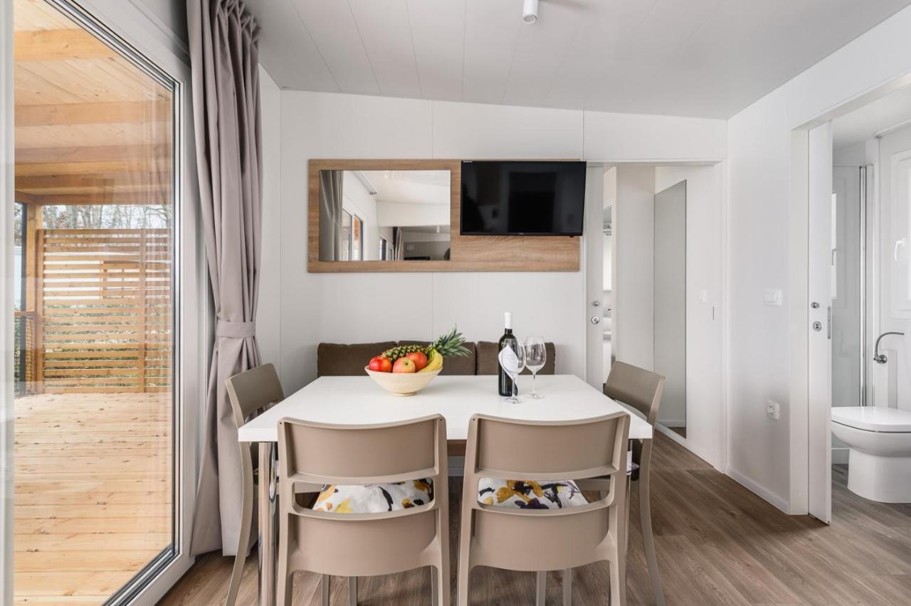Adriamar Mobile Homes In Camping Park Умаг Екстериор снимка